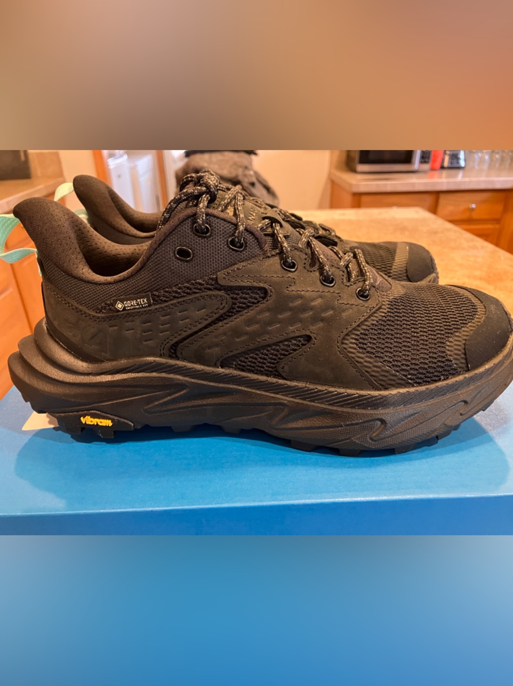NEW! Women’s Hoka Anacapa 2 Low GTX